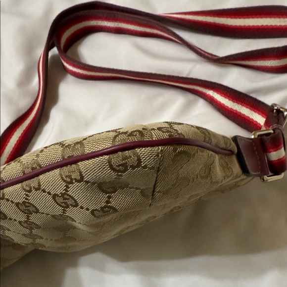 Gucci Beige and Burgundy Crossbody Bag - Picture 4 of 10
